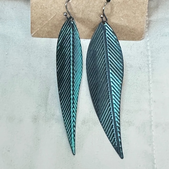 2/$20 Turquoise patina look on metal feather earrings Shepherd hook - Picture 4 of 8